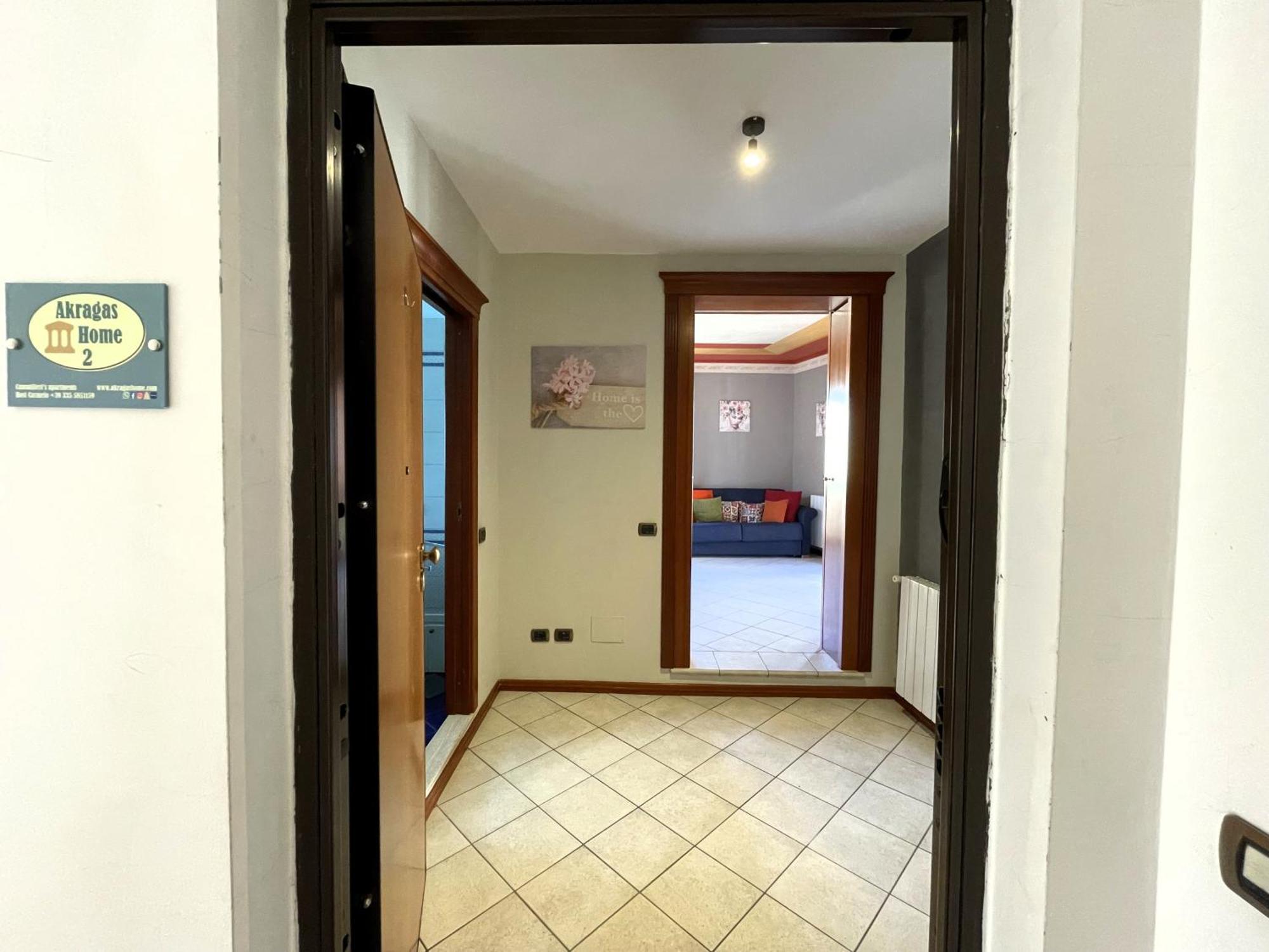 2 Apartments - Akragas Home 1 & 2 On Via Atenea City Center With View Agrigento Exterior photo